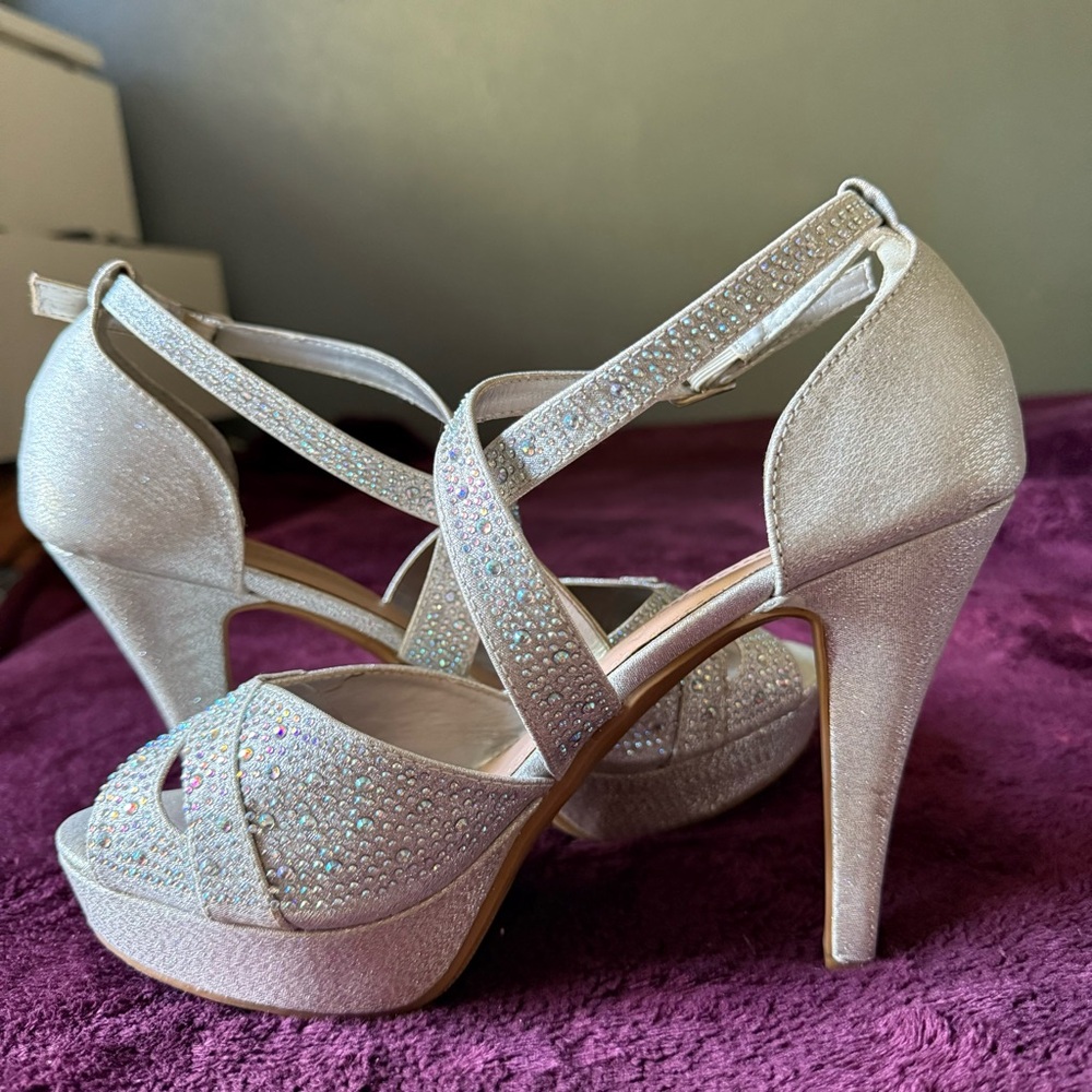 Top Moda Rhinestone Silver Heels - Picture 4 of 6